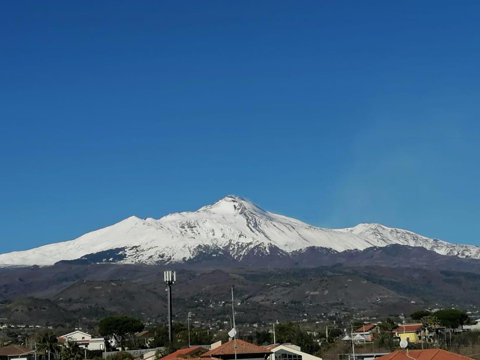 Апартаменты Il Sole Dell'Etna Ачи-Сант'Антонио Экстерьер фото
